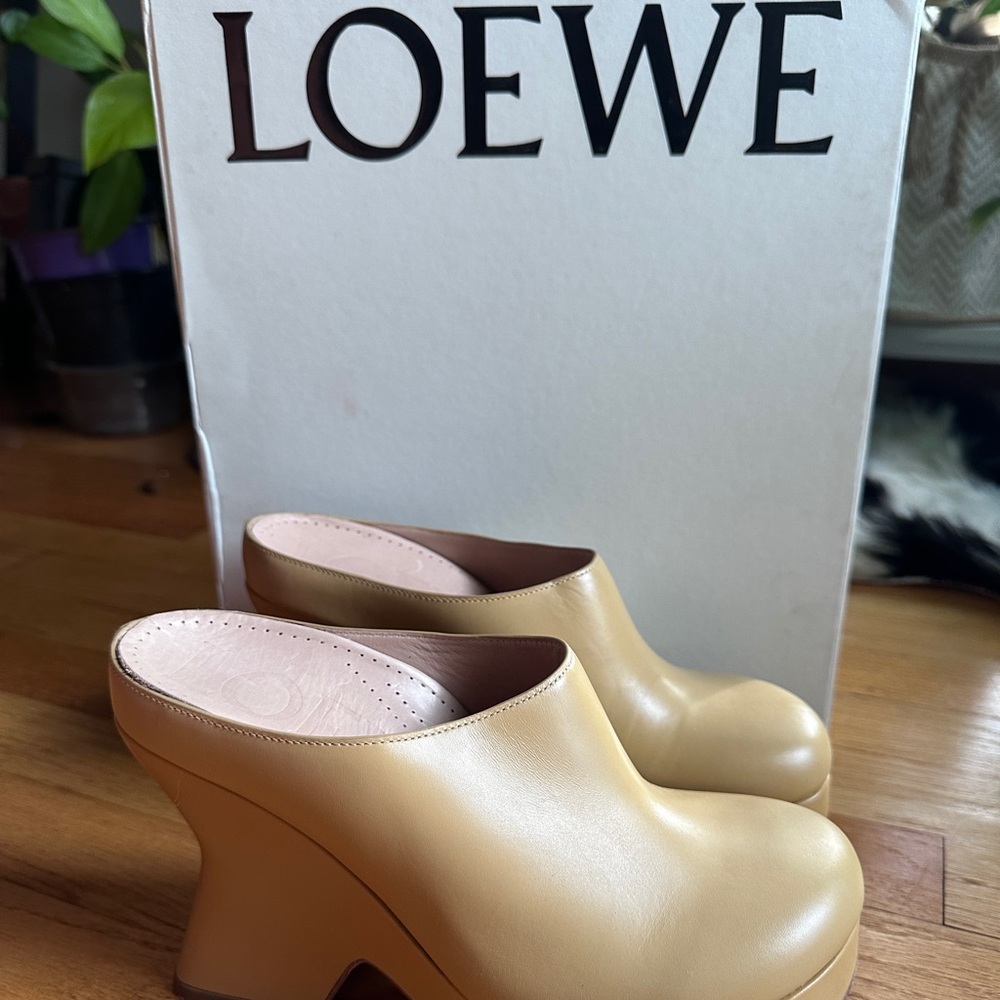 Loewe Cream Wedge Shoes size 38 GUC